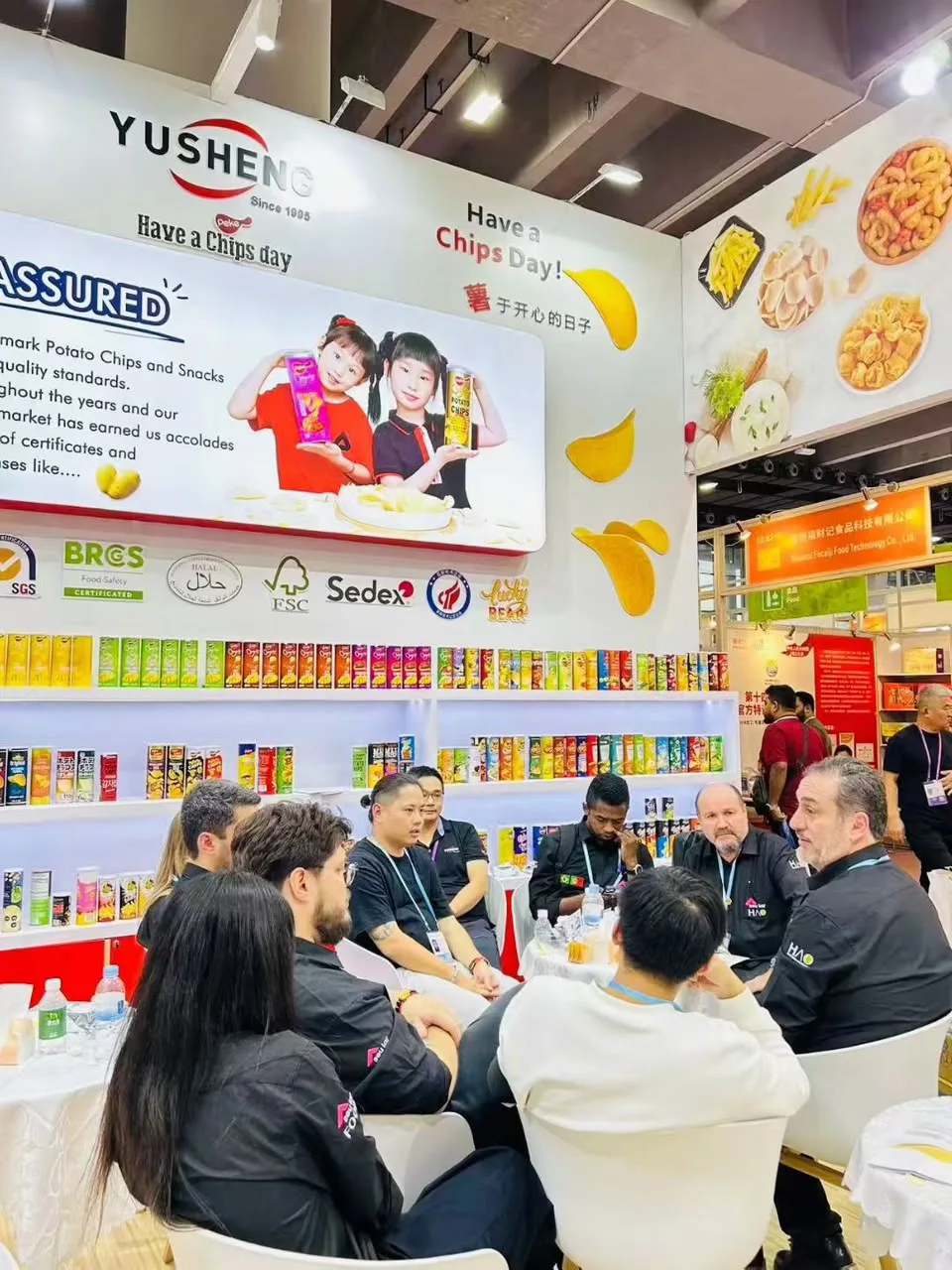 Sourcing discussions with clients at the Canton Fair.